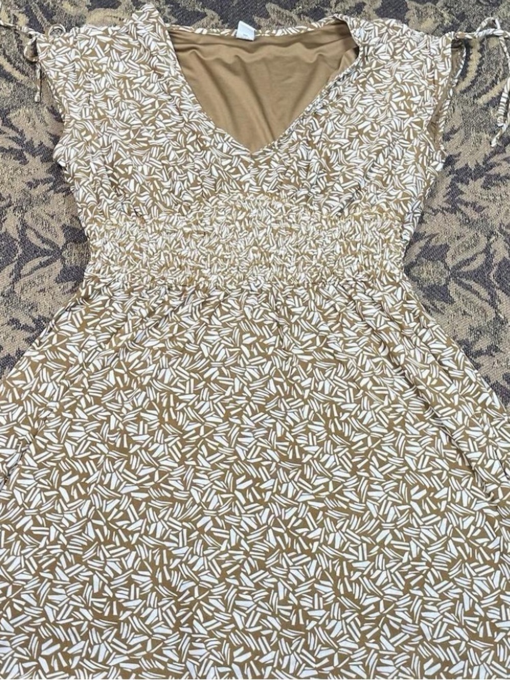 Old Navy V-Neck Taupe Leaf Print Dress XL